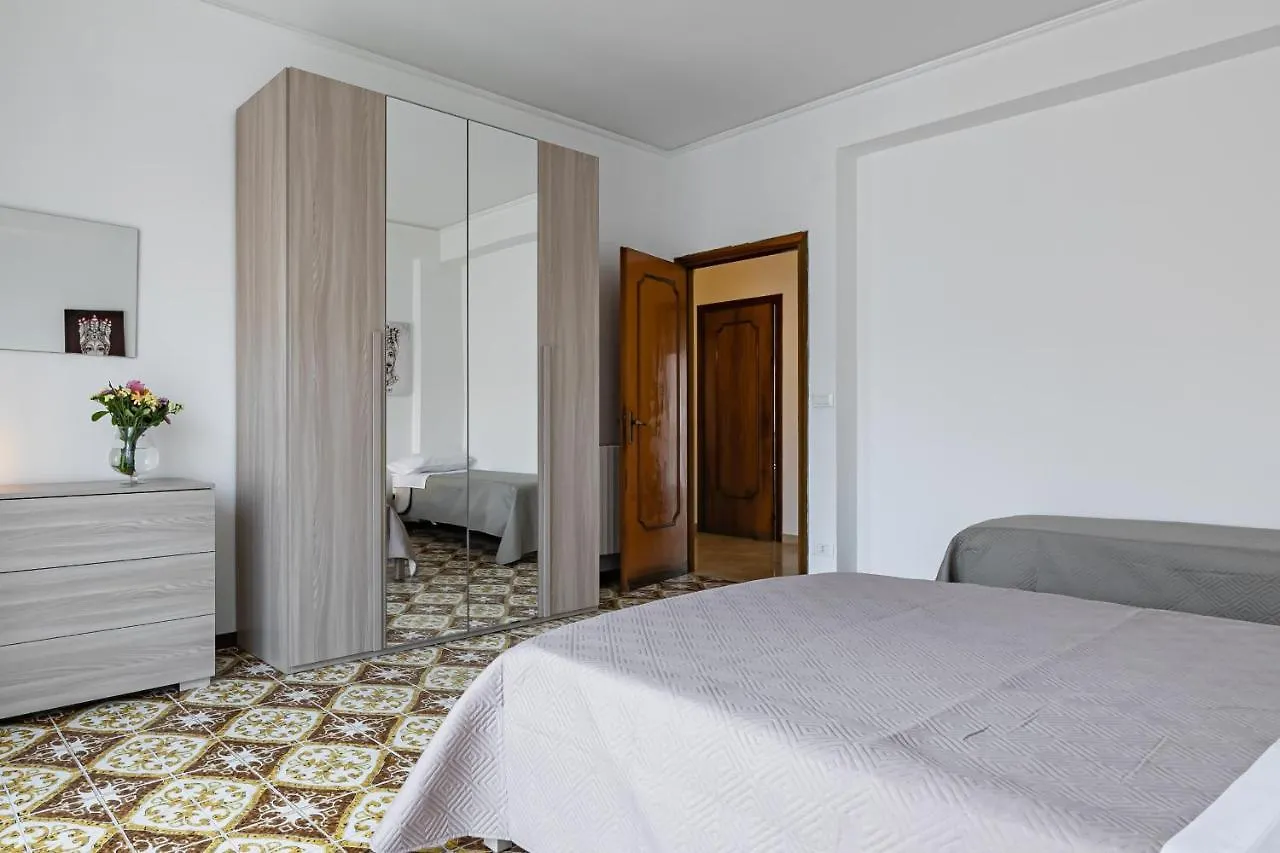 Via Liberta Roomy Apartment Palermo